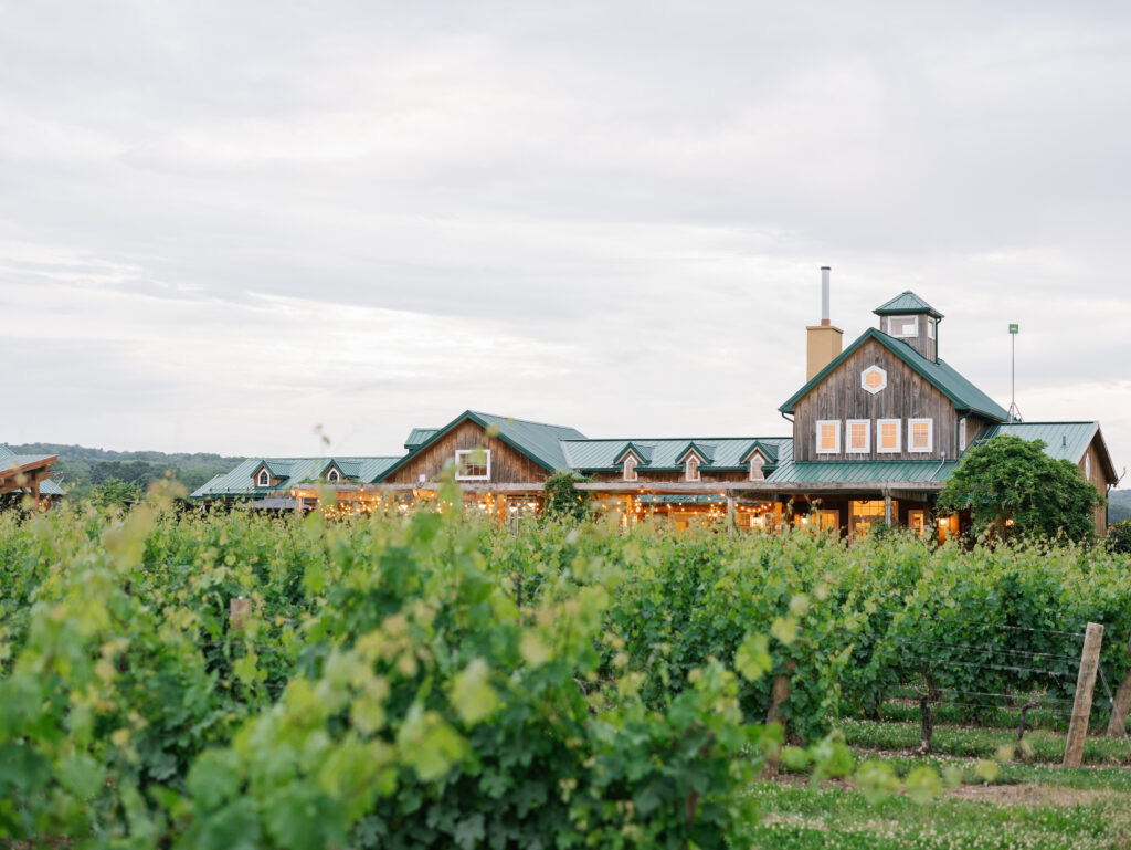 The Good Earth Food & Wine Co., Beamsville Bench · Lincoln